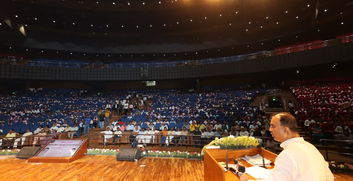 रजत जयंती के अवसर पर उपस्थित लोगों को संबोधित करते श्री मंगल पाण्डेय, माननीय स्वास्थ्य मंत्री सह कृषि मंत्री, बिहार सरकार